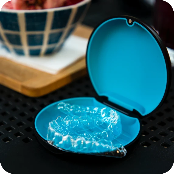 Conseils comment prendre soin de son appareil orthodontique au cabinet d'Orthodontie du Docteur Jérémy Ohayon